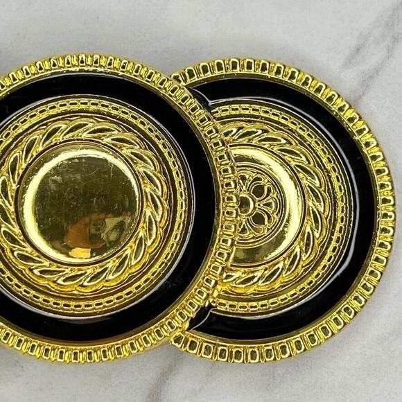 Vintage Gold Tone and Black Medallion Cinch Belt Buckle ✨ - Picture 4 of 7